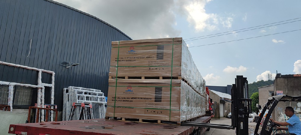2.5MW mono solar panel 550w delivery to Minsk,Belarus by truck